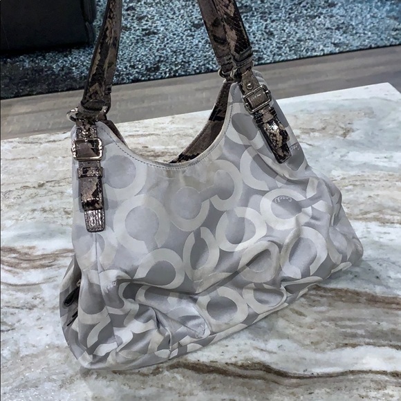 Beautiful Coach Bag - Picture 2 of 5